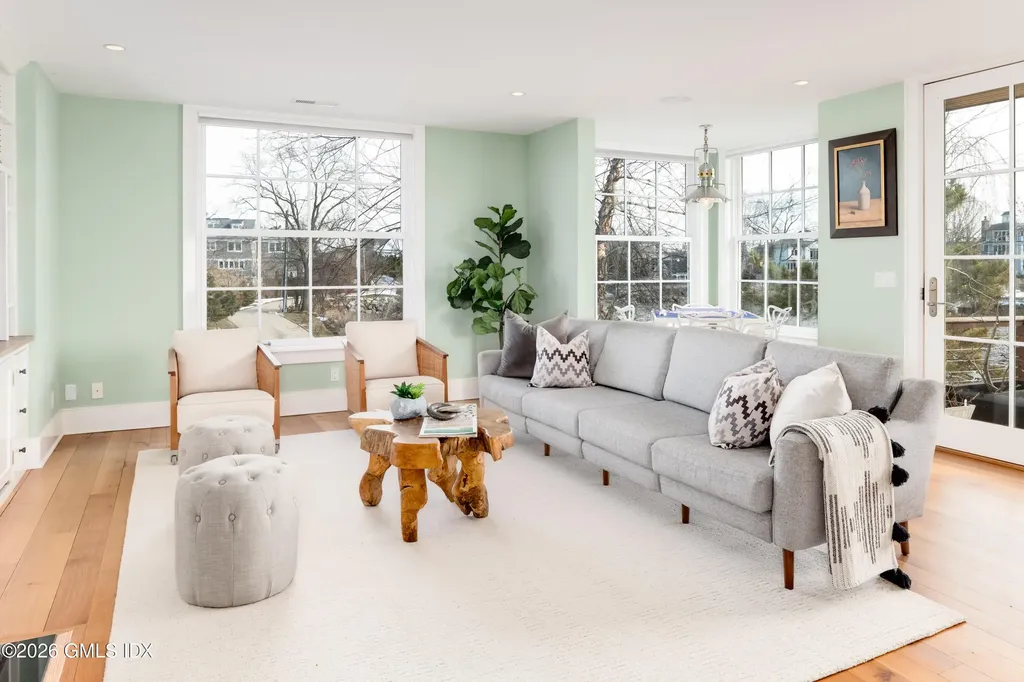 189 Shore Road Old Greenwich CT 06870