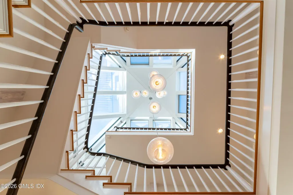 189 Shore Road Old Greenwich CT 06870