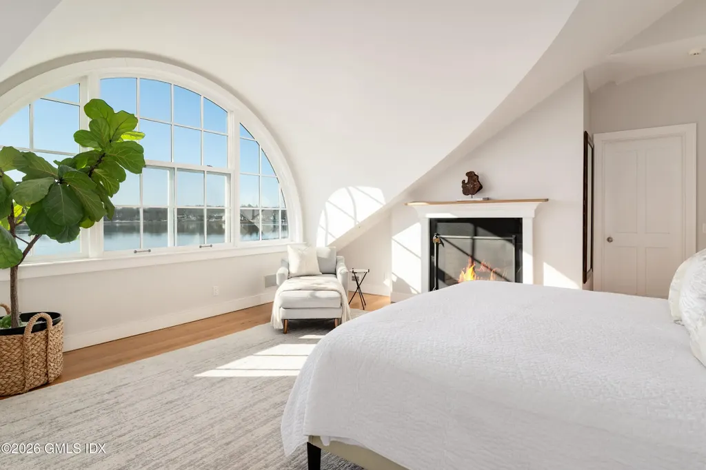 189 Shore Road Old Greenwich CT 06870