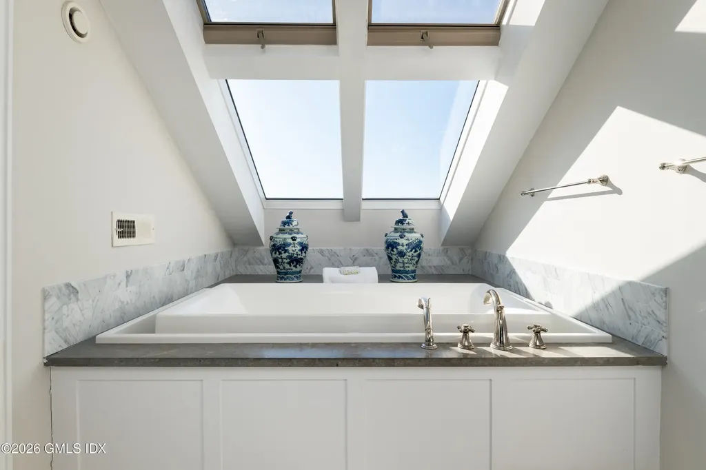 189 Shore Road Old Greenwich CT 06870