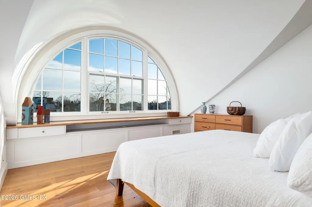 189 Shore Road Old Greenwich CT 06870