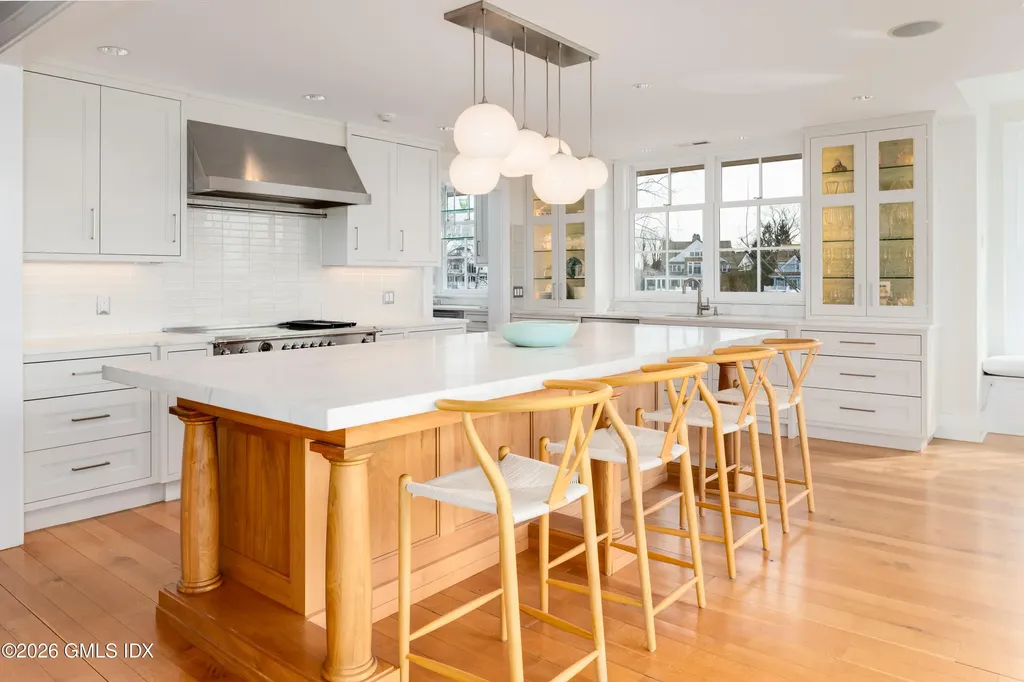 189 Shore Road Old Greenwich CT 06870