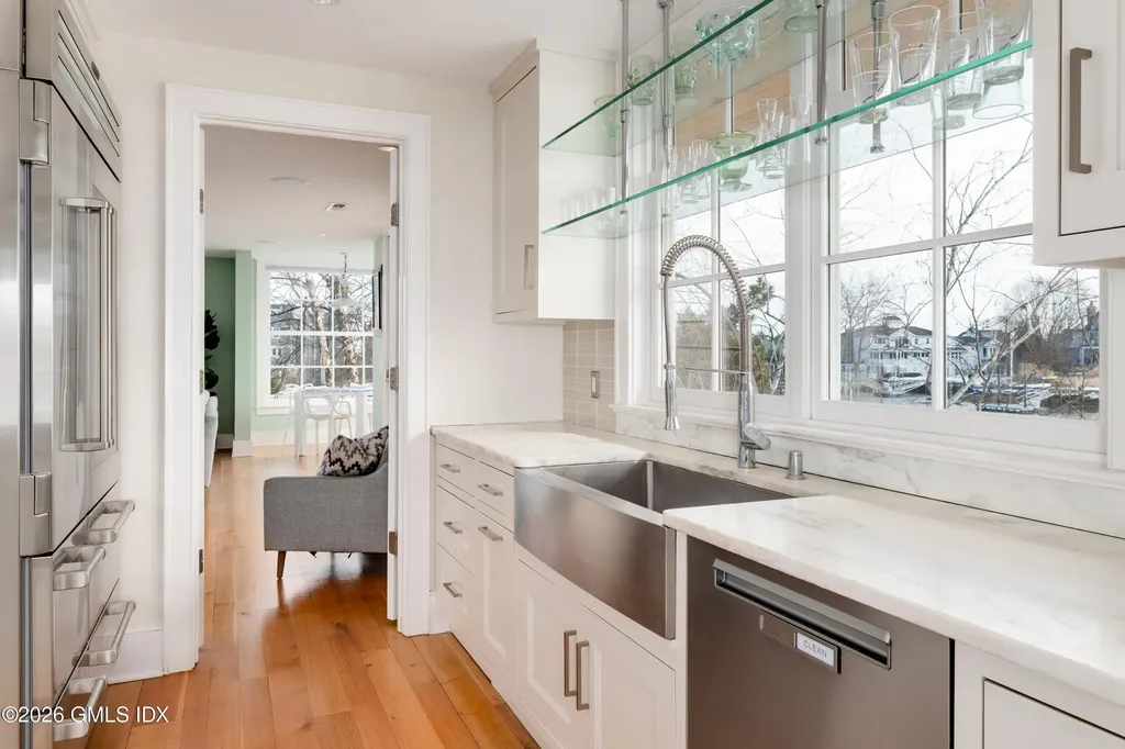 189 Shore Road Old Greenwich CT 06870