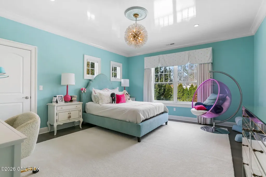 1 Bramble Lane Riverside CT 06878