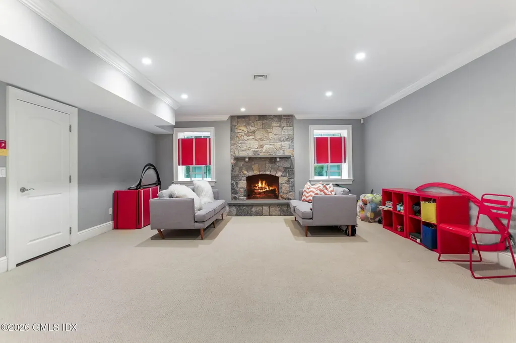 1 Bramble Lane Riverside CT 06878