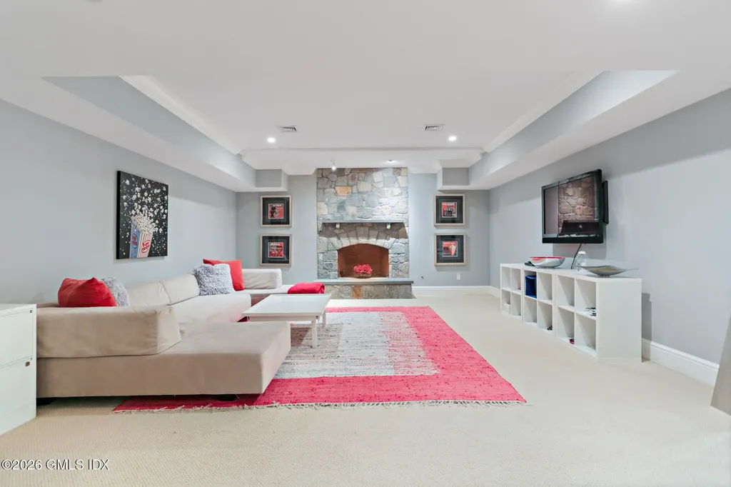 1 Bramble Lane Riverside CT 06878