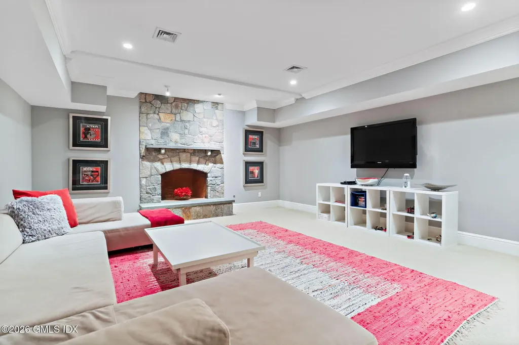 1 Bramble Lane Riverside CT 06878