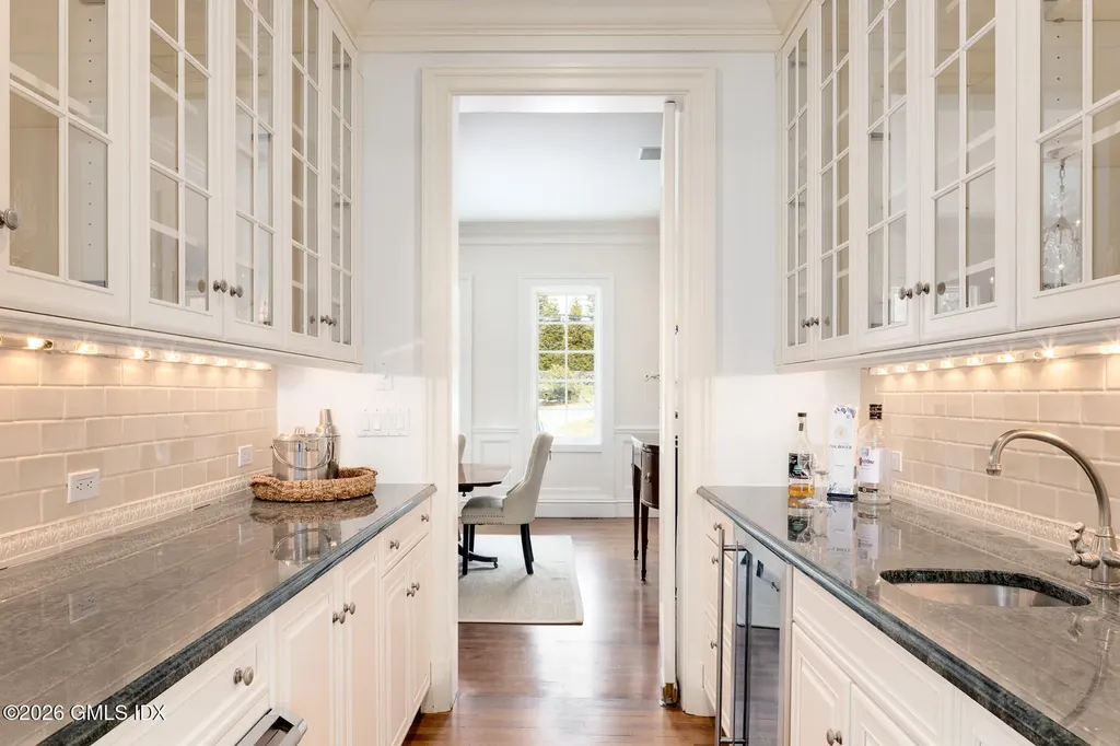 174 Round Hill Road Greenwich CT 06831