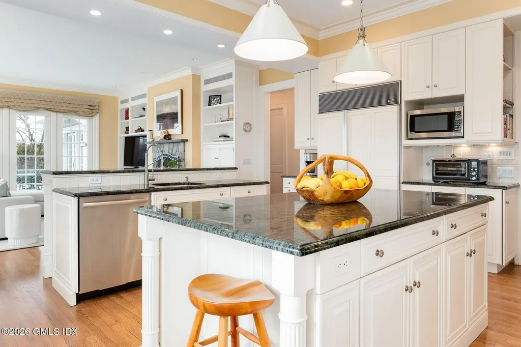 174 Round Hill Road Greenwich CT 06831