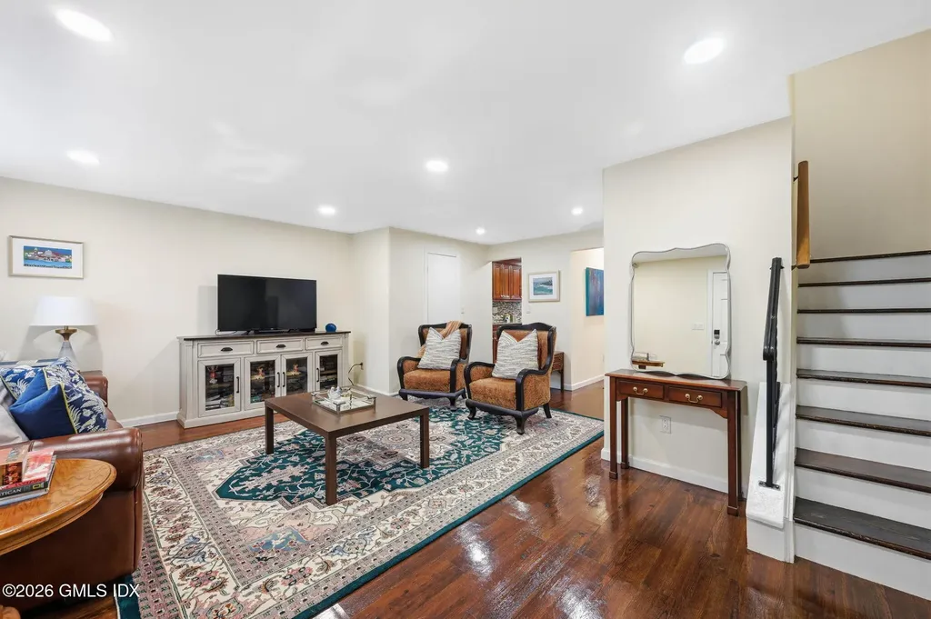 8 Barnstable Lane Stamford CT 06907