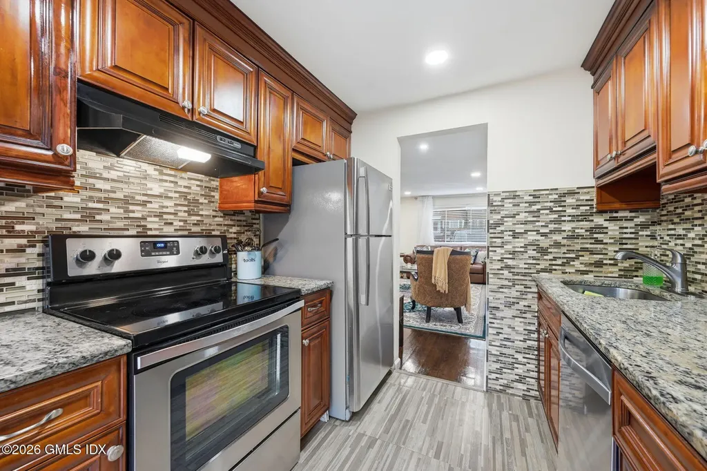 8 Barnstable Lane Stamford CT 06907