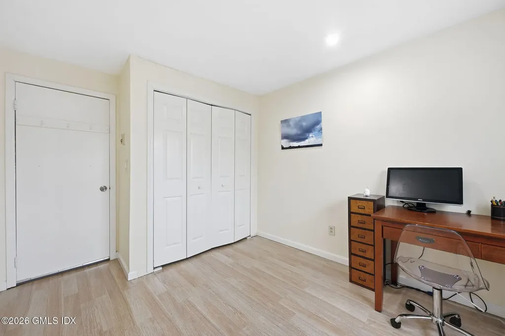 8 Barnstable Lane Stamford CT 06907