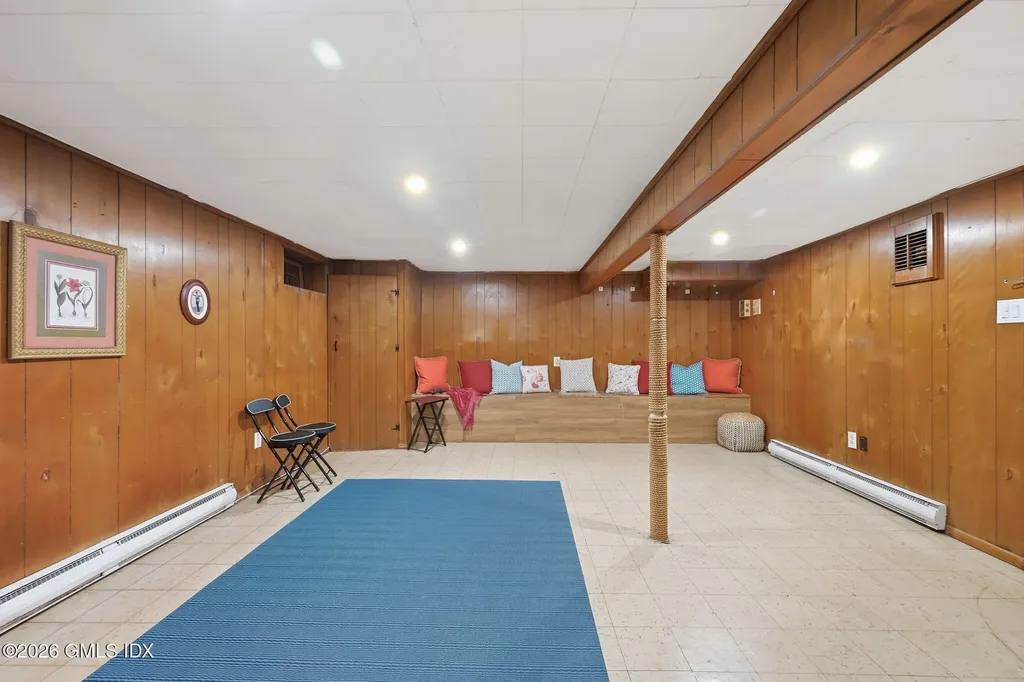 8 Barnstable Lane Stamford CT 06907