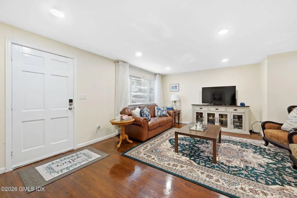 8 Barnstable Lane Stamford CT 06907
