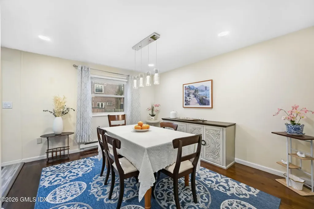 8 Barnstable Lane Stamford CT 06907