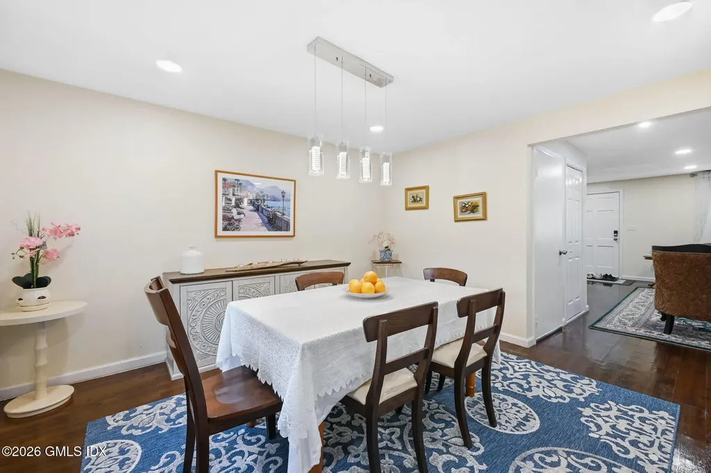 8 Barnstable Lane Stamford CT 06907
