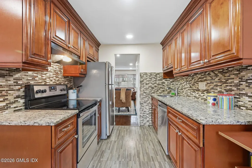 8 Barnstable Lane Stamford CT 06907