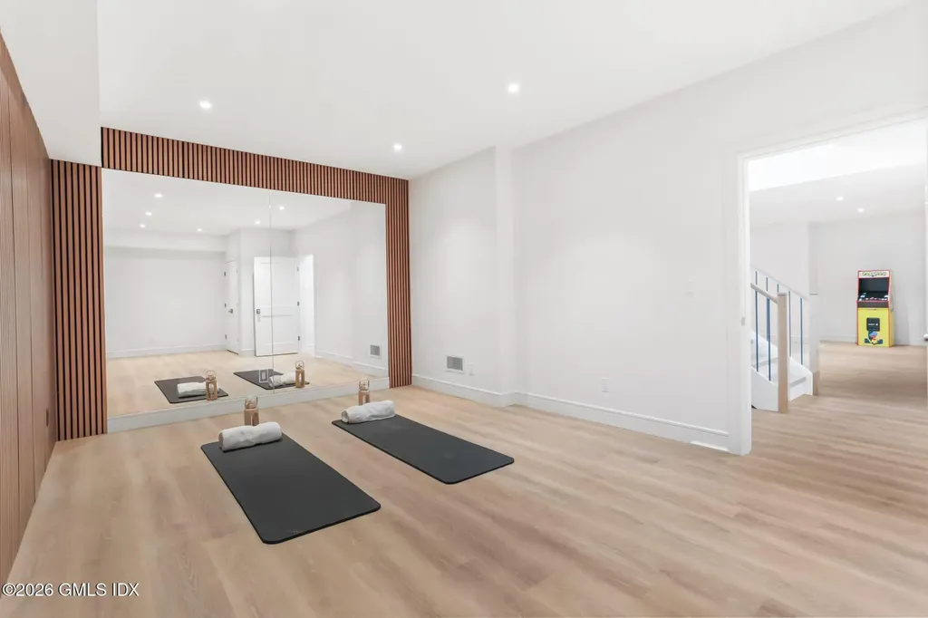 2 Potter Drive Old Greenwich CT 06870