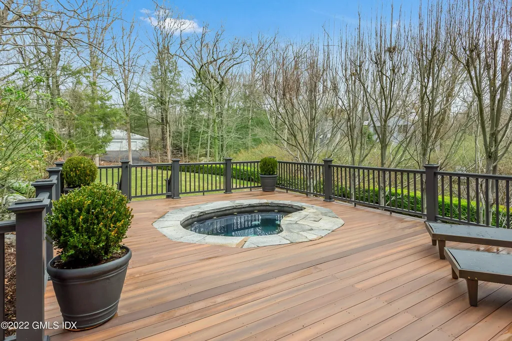 41 Stone Brook Lane Cos Cob CT 06807