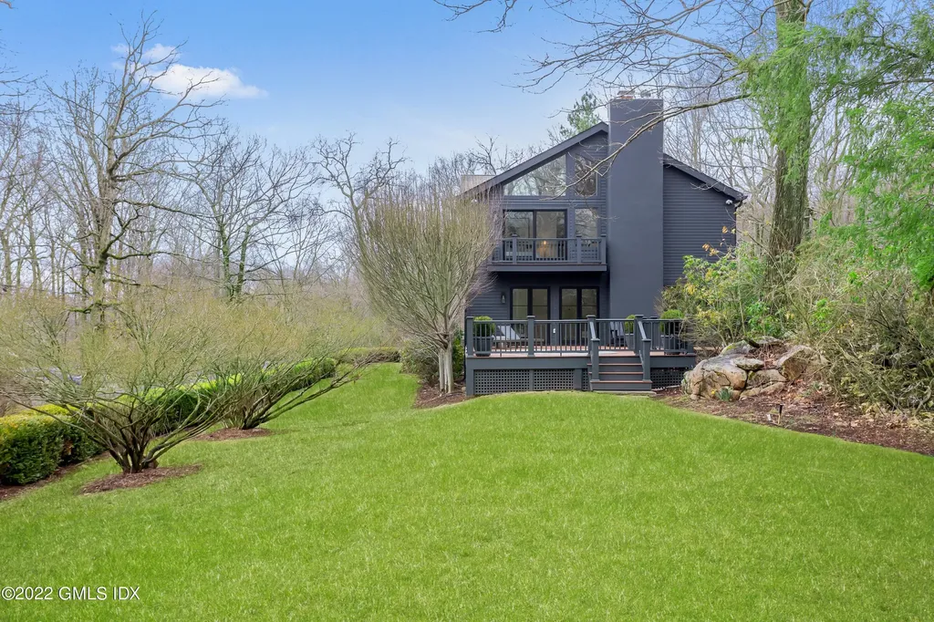 41 Stone Brook Lane Cos Cob CT 06807