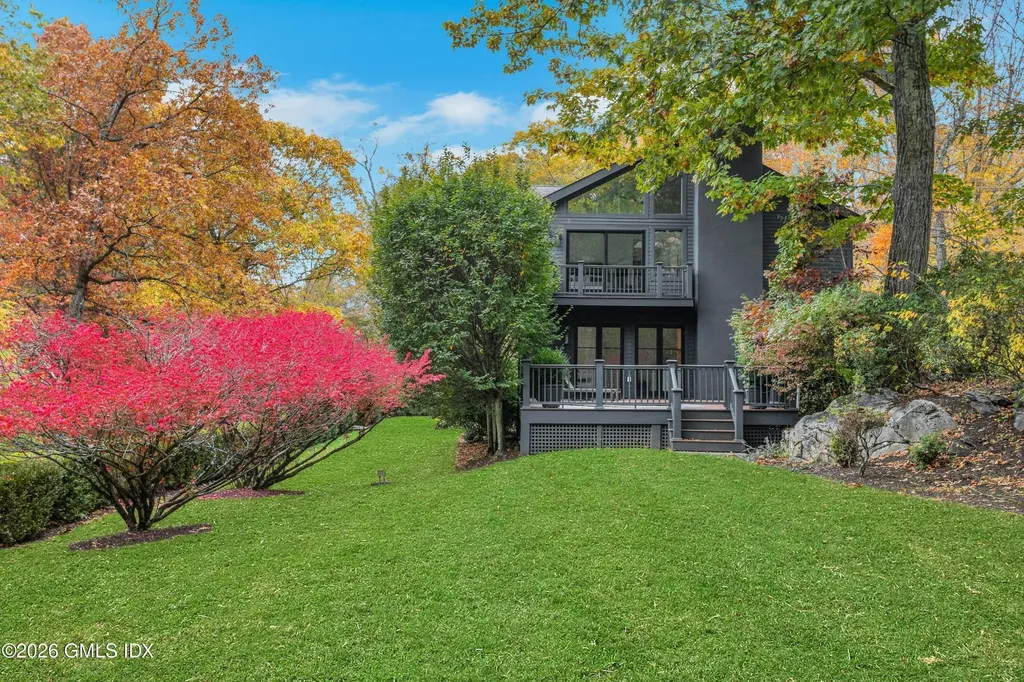 41 Stone Brook Lane Cos Cob CT 06807