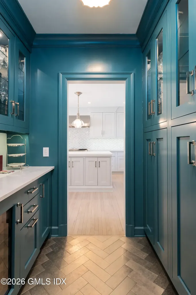 47 Husted Lane Greenwich CT 06830