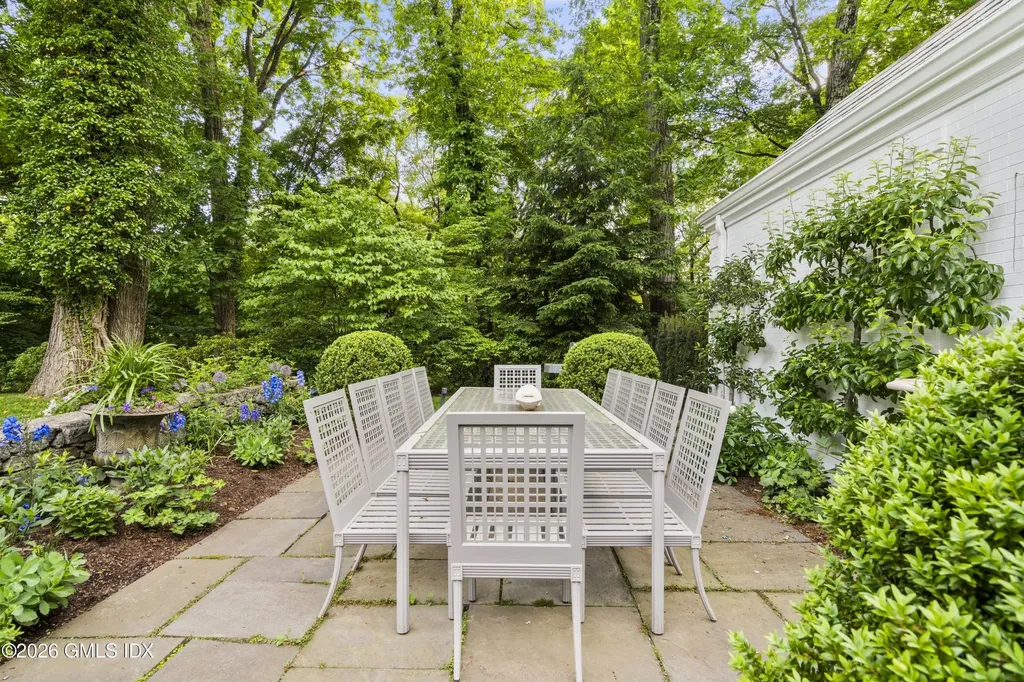 47 Husted Lane Greenwich CT 06830
