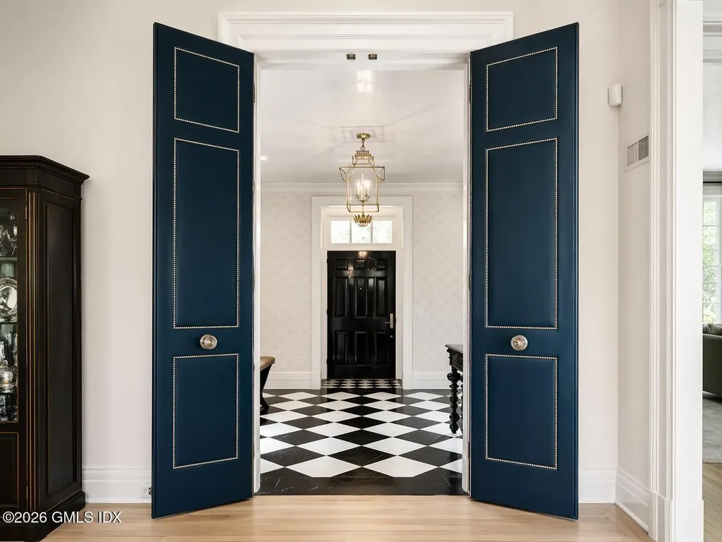 47 Husted Lane Greenwich CT 06830