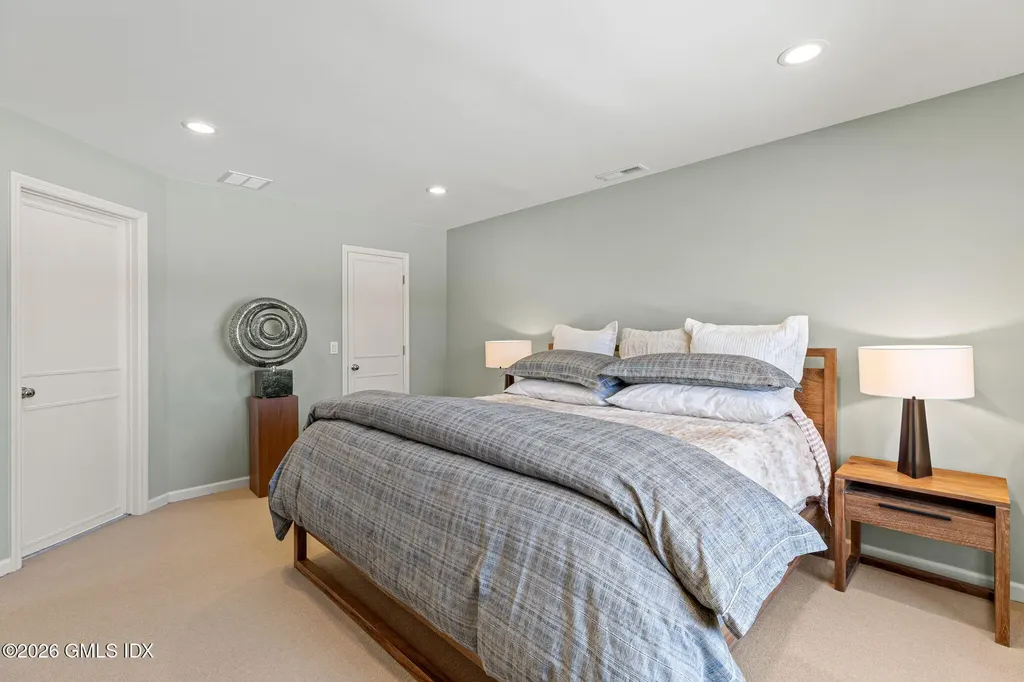 115 Top Gallant Road Stamford CT 06902