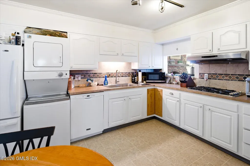 67 W View Street Greenwich CT 06830