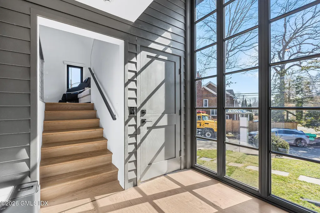 31 Thornhill Road Riverside CT 06878