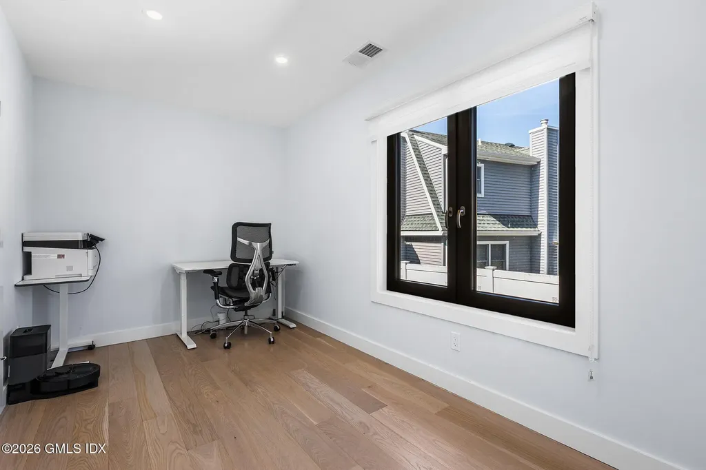 31 Thornhill Road Riverside CT 06878