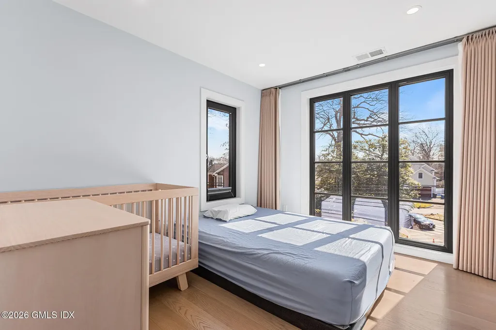 31 Thornhill Road Riverside CT 06878