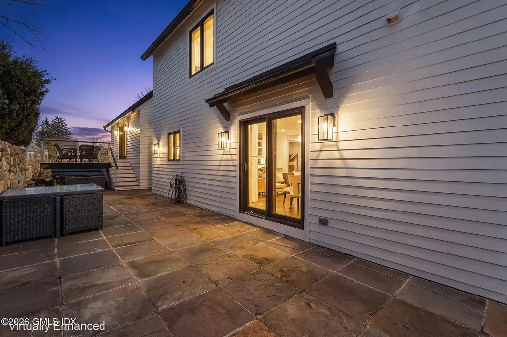 31 Thornhill Road Riverside CT 06878