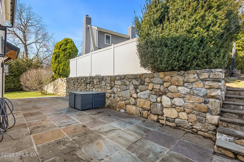 31 Thornhill Road Riverside CT 06878