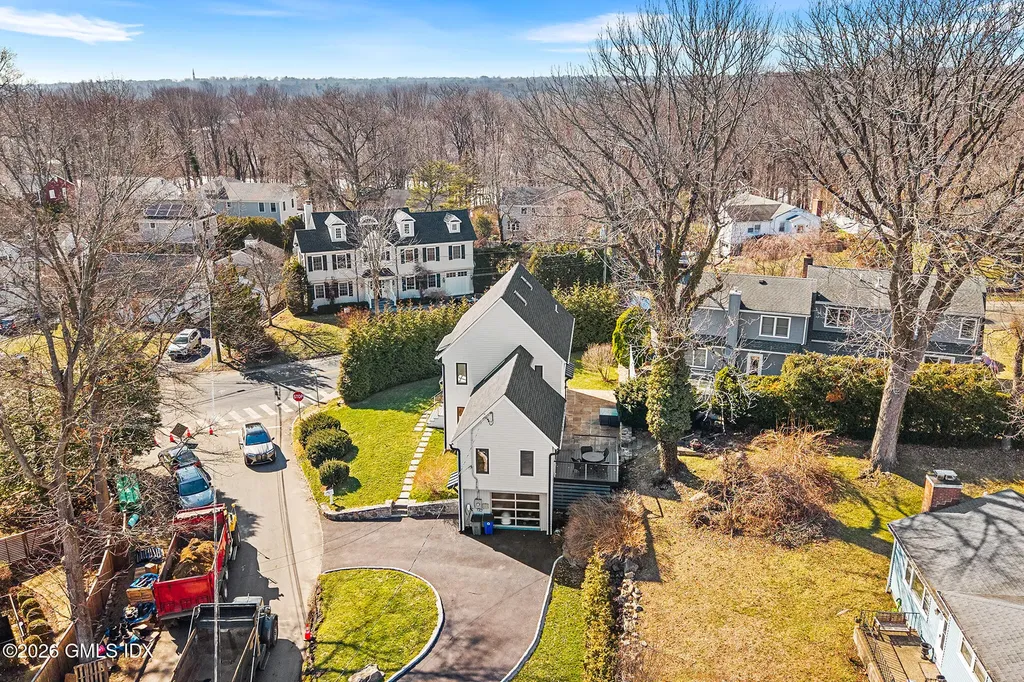 31 Thornhill Road Riverside CT 06878
