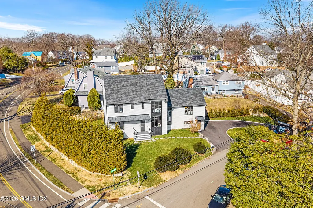 31 Thornhill Road Riverside CT 06878