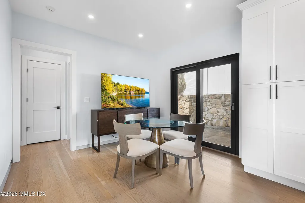 31 Thornhill Road Riverside CT 06878