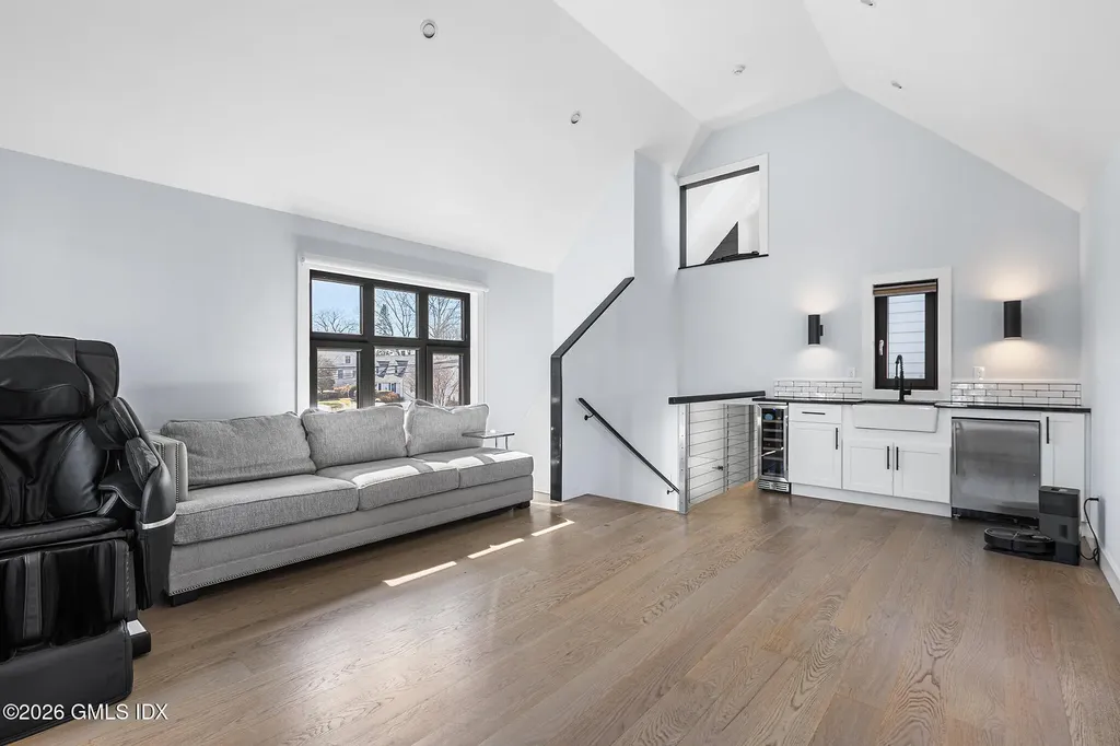 31 Thornhill Road Riverside CT 06878