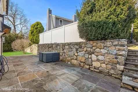 31 Thornhill Road Riverside CT 06878