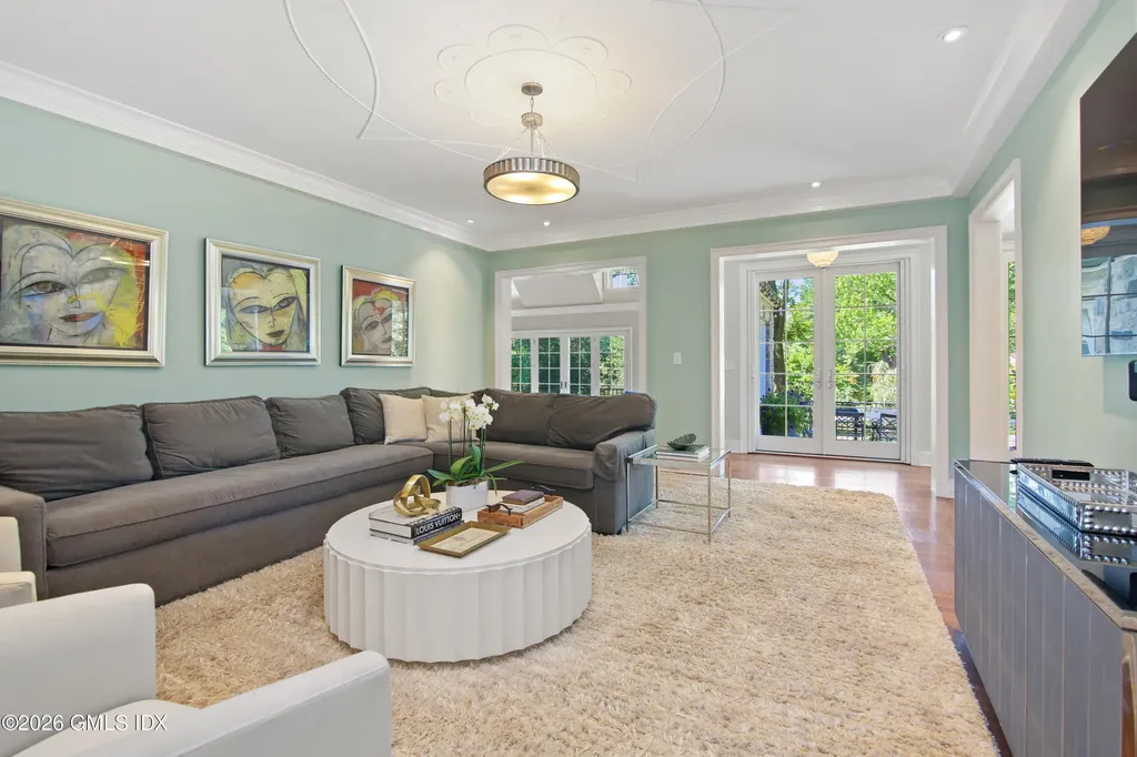 105 Woodside Drive Greenwich CT 06830