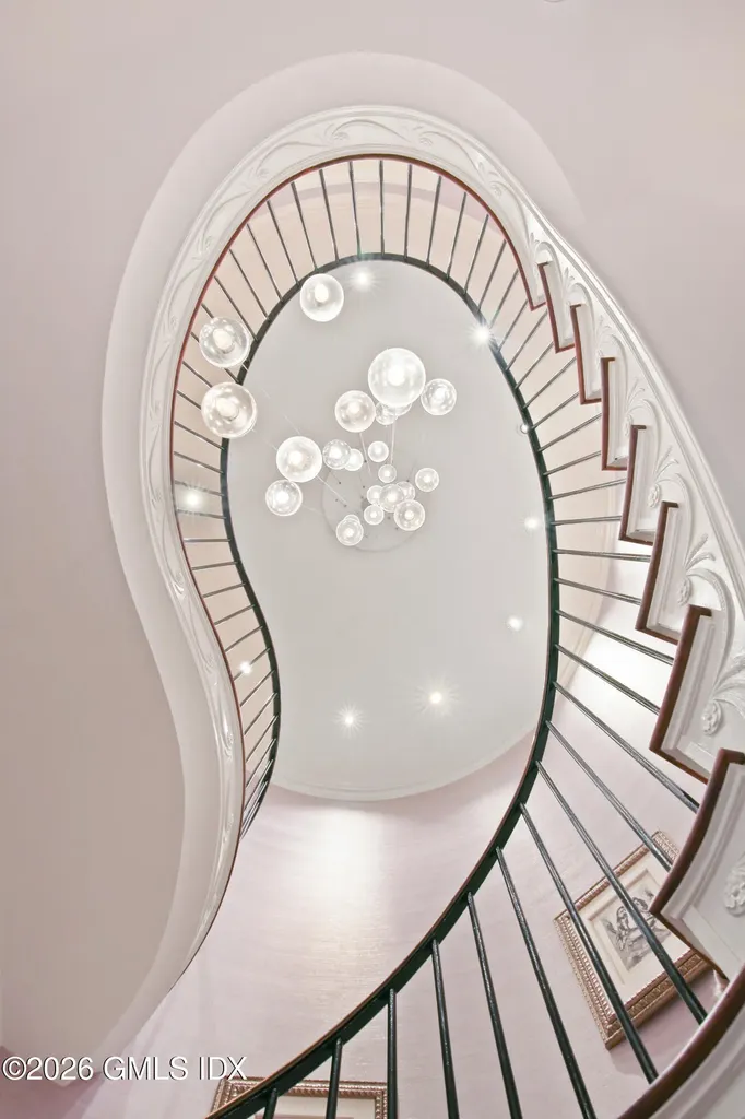 105 Woodside Drive Greenwich CT 06830