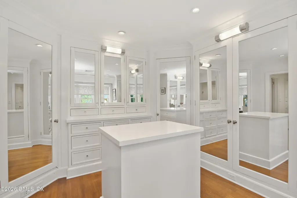 105 Woodside Drive Greenwich CT 06830