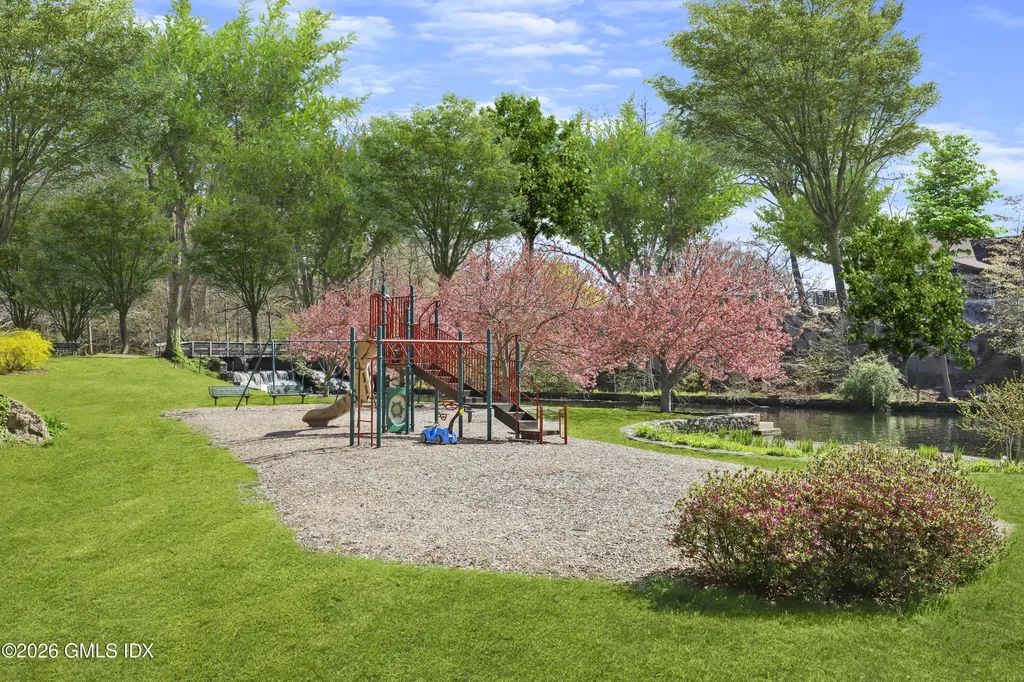 105 Woodside Drive Greenwich CT 06830