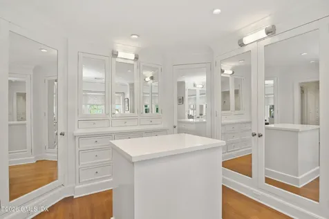 105 Woodside Drive Greenwich CT 06830