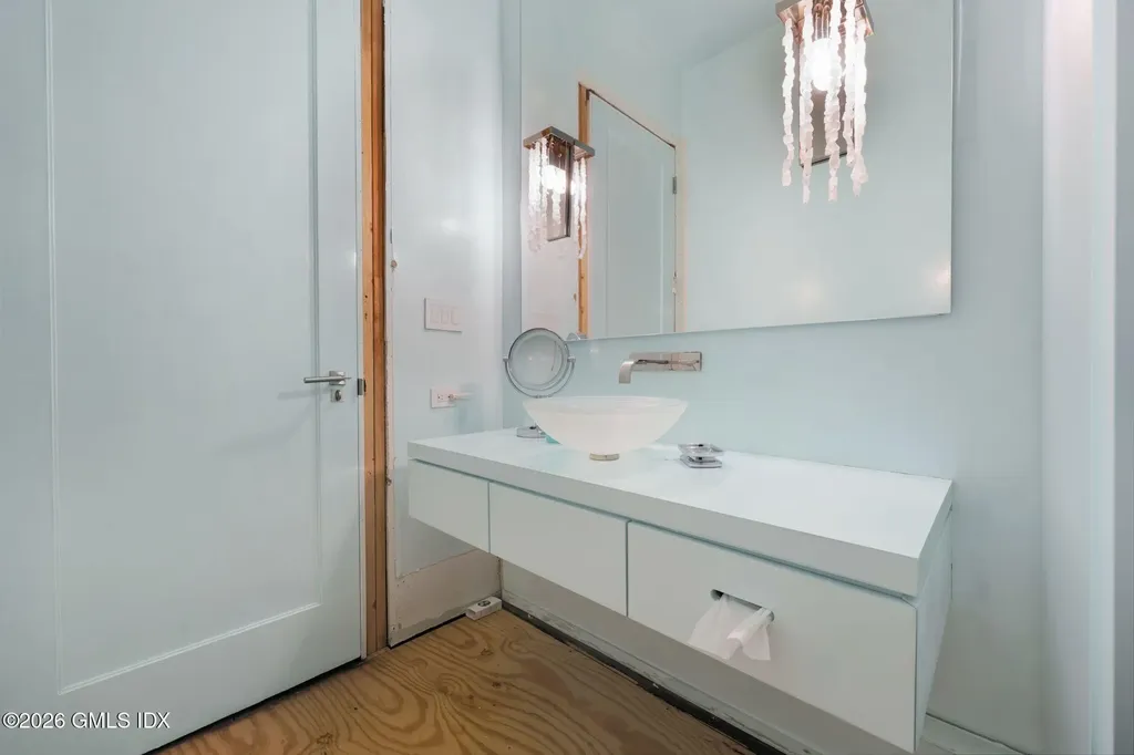 8 Old Round Hill Lane Greenwich CT 06831