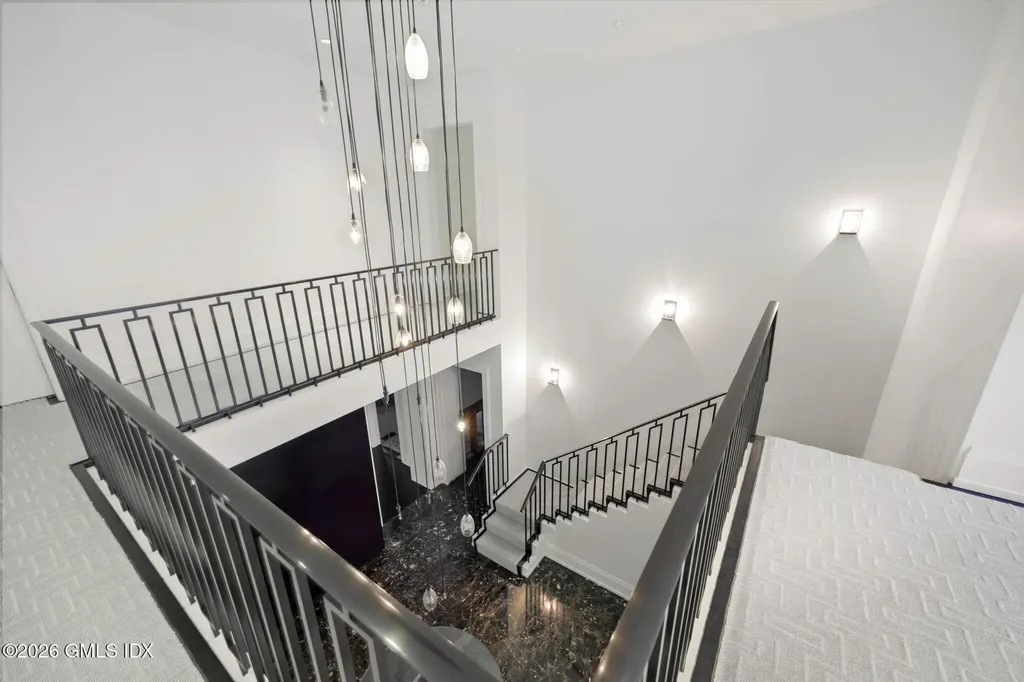 8 Old Round Hill Lane Greenwich CT 06831