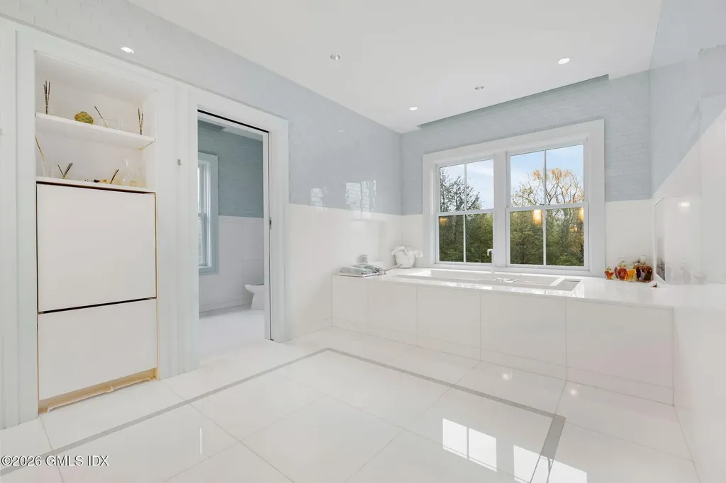 8 Old Round Hill Lane Greenwich CT 06831