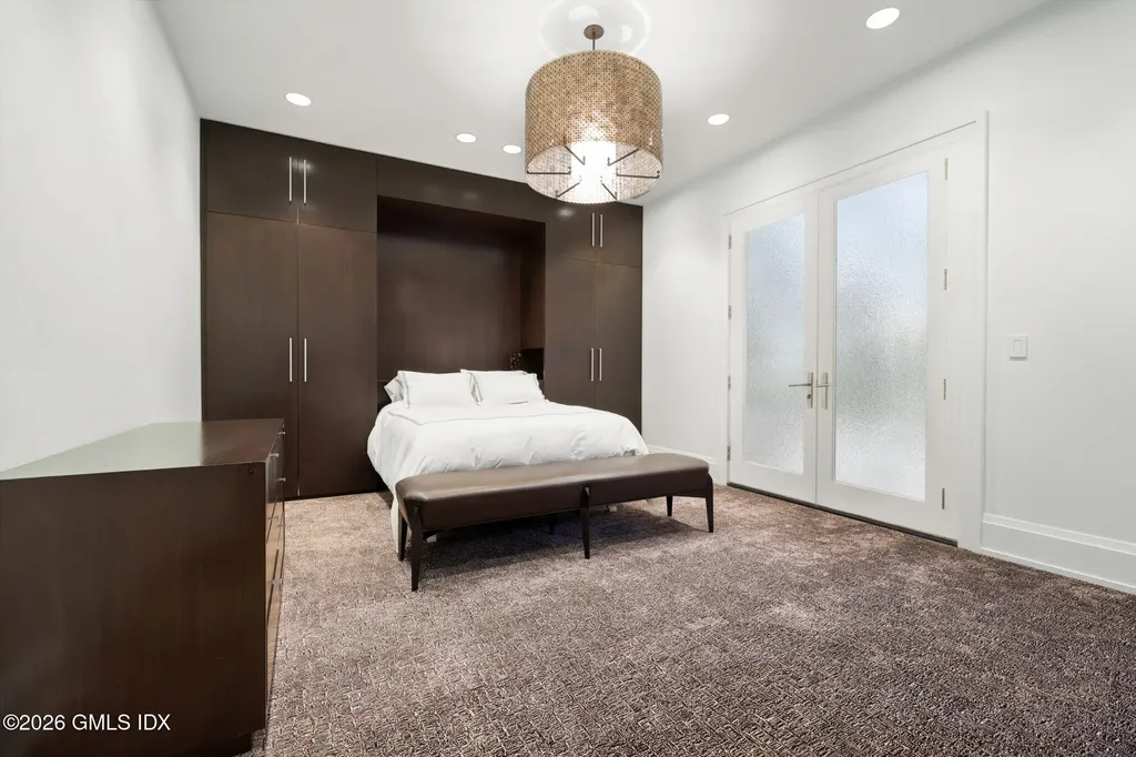 8 Old Round Hill Lane Greenwich CT 06831