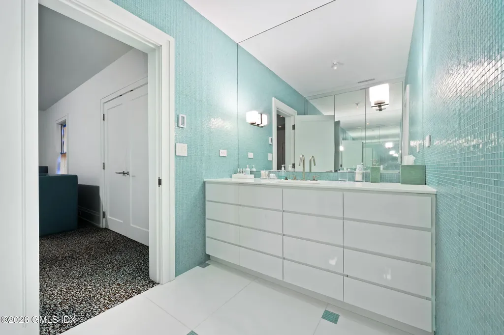 8 Old Round Hill Lane Greenwich CT 06831